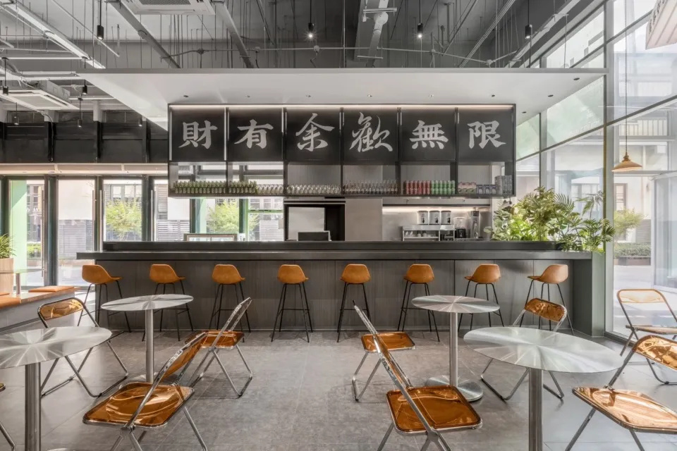 郑州摩斯国际推荐Fun-hey余欢泰式快餐店装修设计(图4)