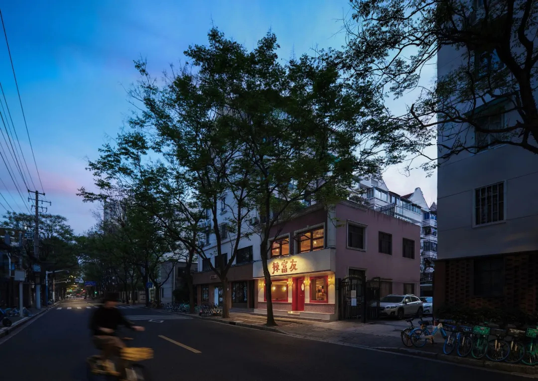 郑州摩斯国际推荐辣富友川菜馆社区店装修设计案例(图2)